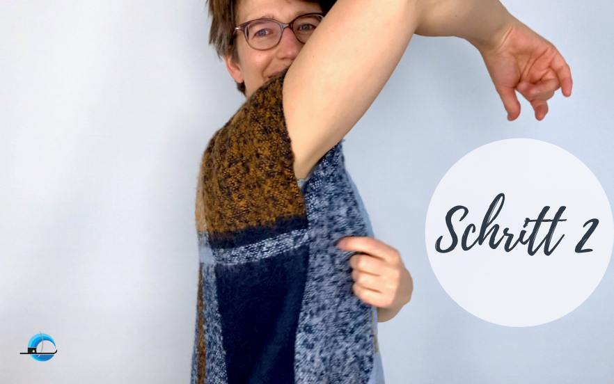 Upcycling Schal Schritt 2 abstecken Upcycling Schal Schritt 2 abstecken