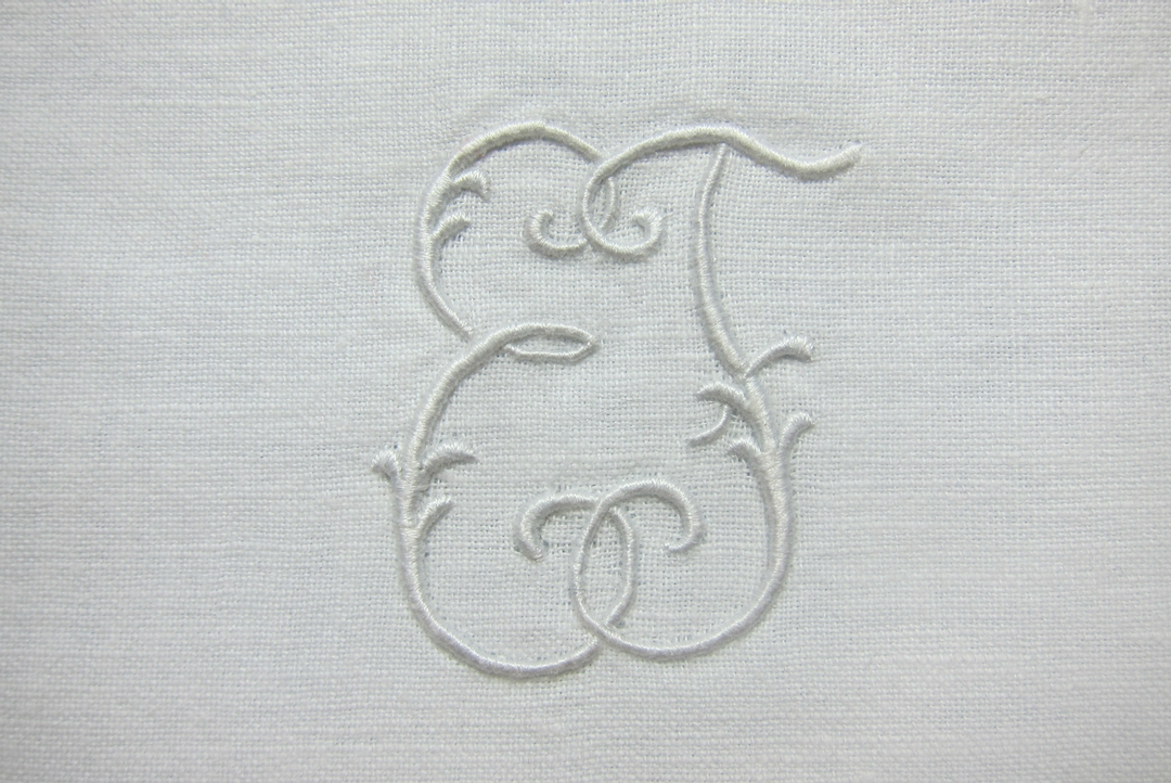 Ein verschlungenes Monogramm: EF Ein verschlungenes Monogramm: EF